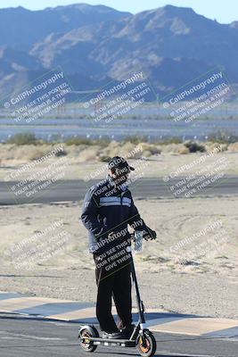 media/Jan-15-2026-Racers Edge (Thu) [[dfebeb70ab]]/1-Around the Pits-Track Walk/